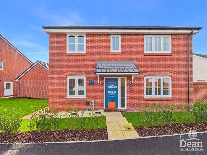 4 Bedroom Detached House For Sale In Forest Walk, Lydney, GL15