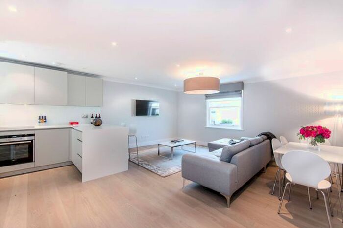 2 Bedroom Flat To Rent In Queens Gate Gardens, South Kensington, London, SW7