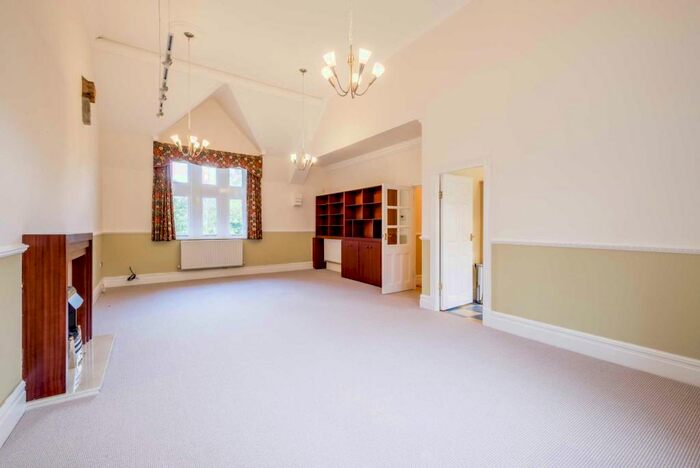 3 Bedroom Apartment To Rent In The Woodlands, Meltham, HD9