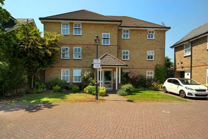 2 Bedroom Flat To Rent In Alfred Close, London, W4