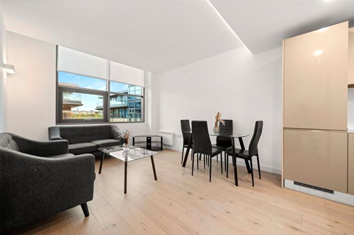 2 Bedroom Apartment To Rent In Wokingham Road, Bracknell, Berkshire, RG42