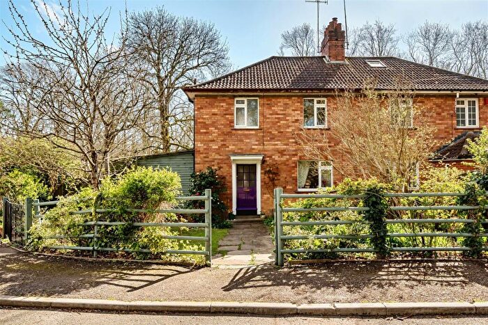 3 Bedroom Semi-Detached House For Sale In The Cottages, Bristol, BS48