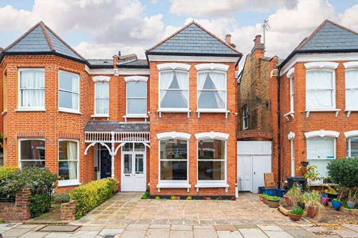 4 Bedroom Property For Sale In Morley Road, East Twickenham, TW1