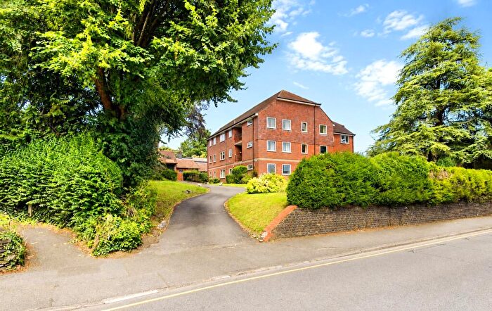 2 Bedroom Apartment To Rent In East Street, Farnham, Surrey, GU9
