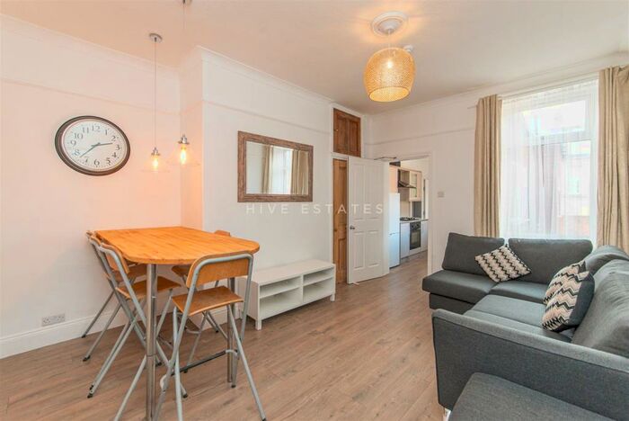 5 Bedroom Maisonette To Rent In Dinsdale Road, Sandyford, Newcastle Upon Tyne, NE2