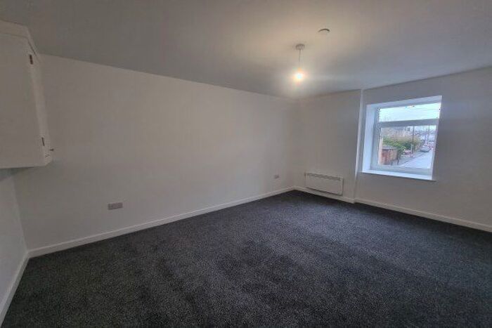 2 Bedroom Flat To Rent In West Street, Abertawe, SA4