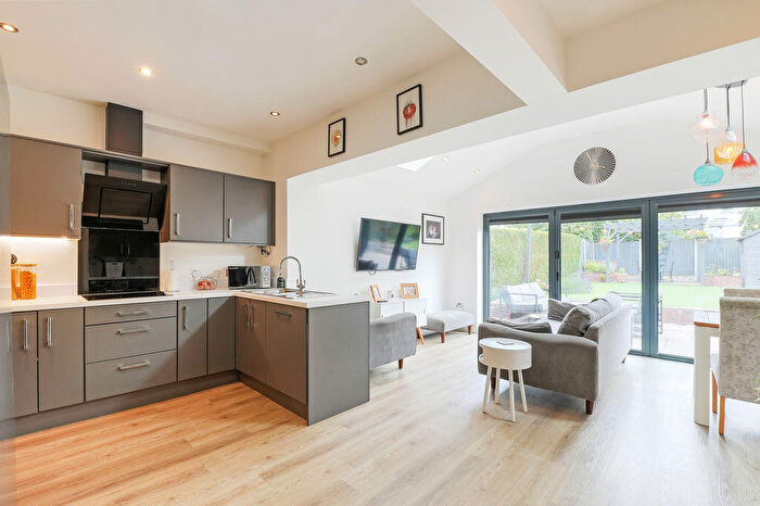 3 Bedroom Semi-Detached House To Rent In The Greenway, Greenhill, S8