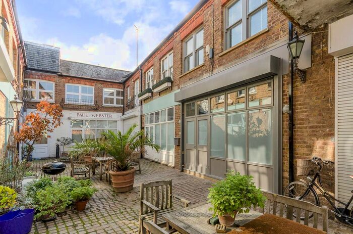 1 Bedroom Flat To Rent In Poplar Mews, Shepherd's Bush, London, W12