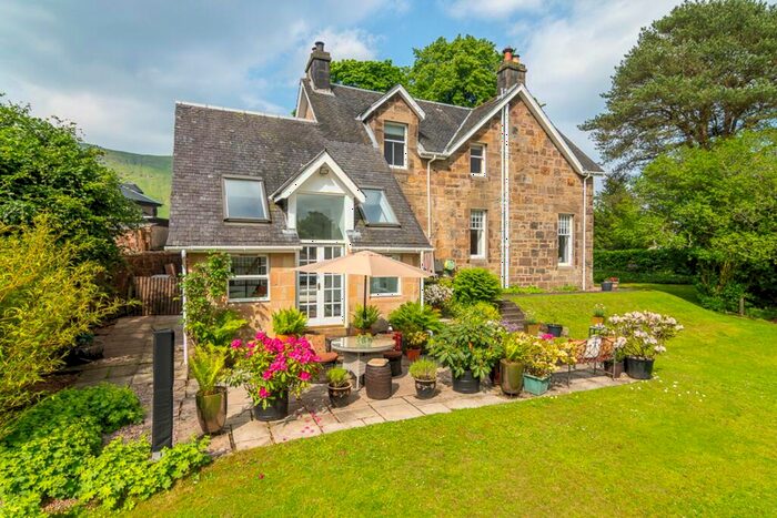 5 Bedroom Detached House For Sale In Glen Road, Lennoxtown, G66