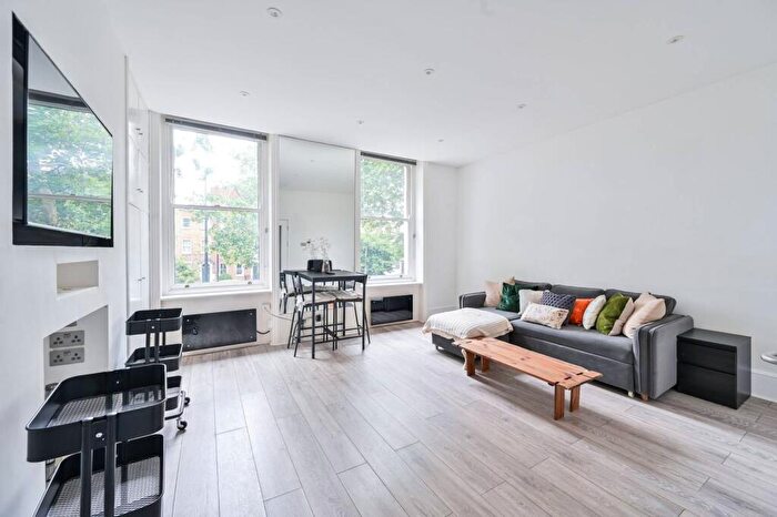 1 Bedroom Flat To Rent In Kennington Park Road, Kennington, London, SE11