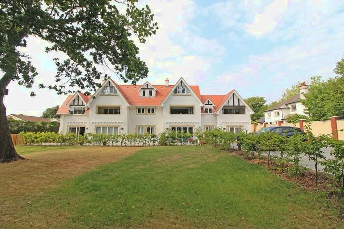 2 Bedroom Apartment To Rent In The Chantry, Llandaff, CF5