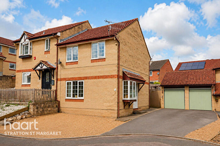 3 Bedroom Semi-Detached House For Sale In Mint Close, Swindon, SN2