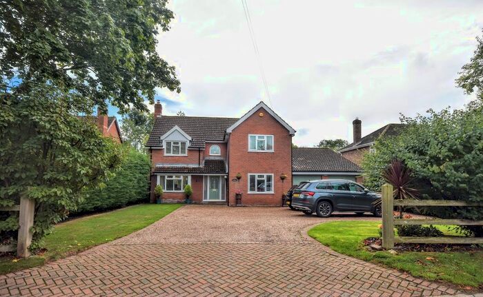4 Bedroom Detached House For Sale In Church Lane, Utterby, LN11