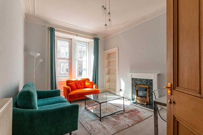 2 Bedroom Flat To Rent In L – Bryson Road, Edinburgh, EH11