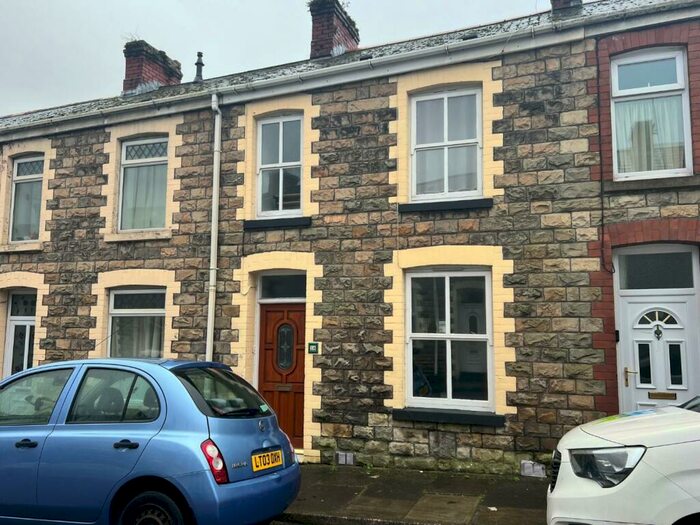 3 Bedroom House To Rent In Highland Place, Bridgend, CF31