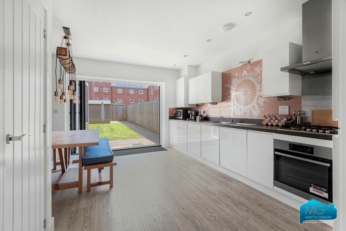 3 Bedroom Terraced House To Rent In Lovegrove Way, Whetstone, London, N20