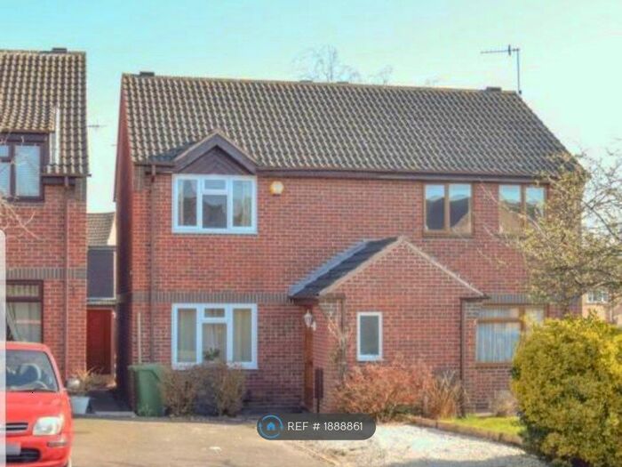 2 Bedroom Semi-Detached House To Rent In Shepherds Walk, Bromsgrove, B60