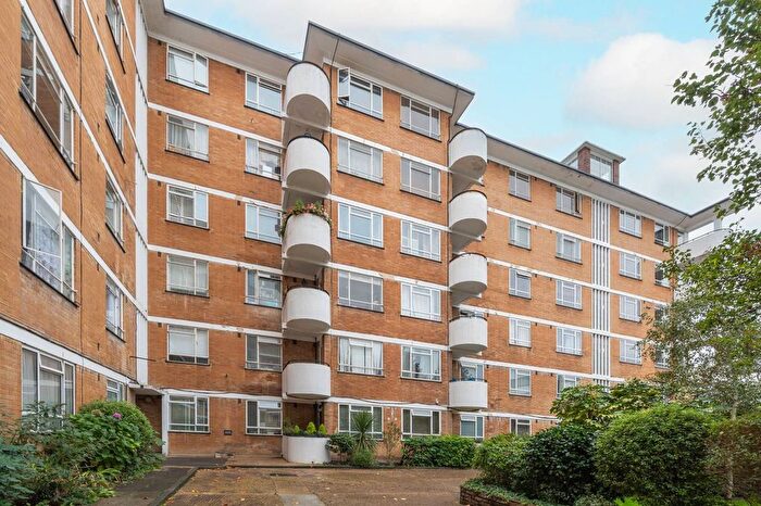 2 Bedroom Flat To Rent In Christchurch Road, Brixton Hill, London, SW2