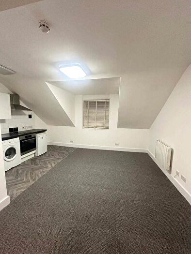 Studio To Rent In Markhouse Road, London, E17
