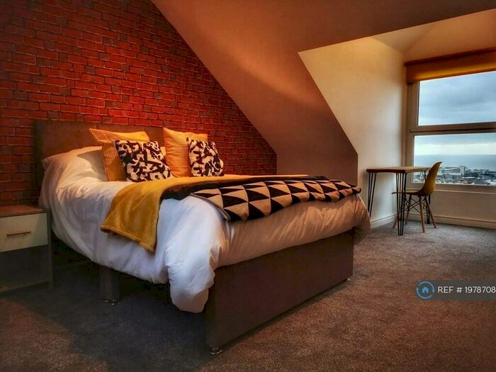 2 Bedroom Flat To Rent In Montpelier Terrace, Swansea, SA1