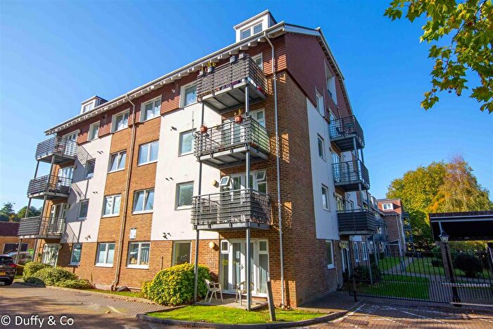 2 Bedroom Flat For Sale In Harlands House, Harlands Road, Haywards Heath, RH16