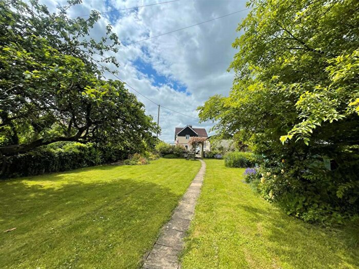 4 Bedroom Detached House For Sale In Woodrow, Fifehead Neville, DT10