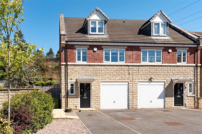 3 Bedroom Semi-Detached House For Sale In Horsforde View, Newlay, Leeds, LS13