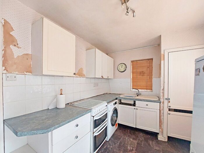 2 Bedroom Flat For Sale In Cunningham Park, Harrow, HA1