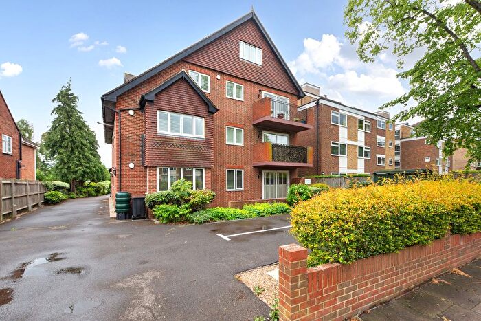 2 Bedroom Flat To Rent In Court Downs Road, Beckenham, BR3