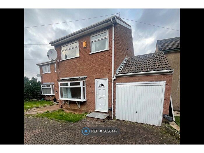 3 Bedroom Detached House To Rent In Middleton Road, Leeds, LS10