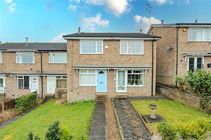 2 Bedroom Terraced House For Sale In New Park Way, Farsley, Pudsey, Leeds, LS28