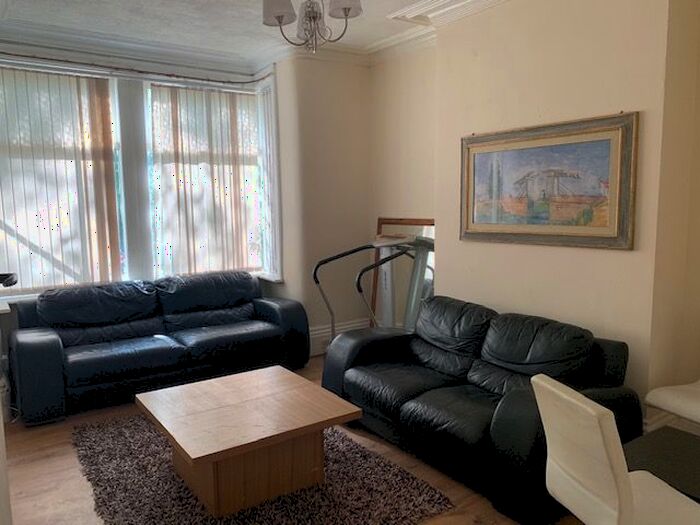 1 Bedroom Flat To Rent In Birchfields Road, Manchester, M13