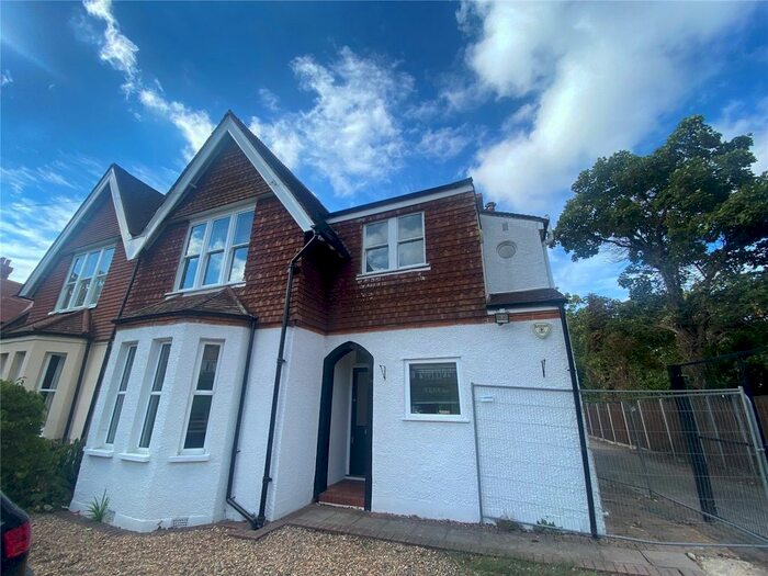 4 Bedroom Semi-Detached House To Rent In Bourne Way, Bromley, BR2