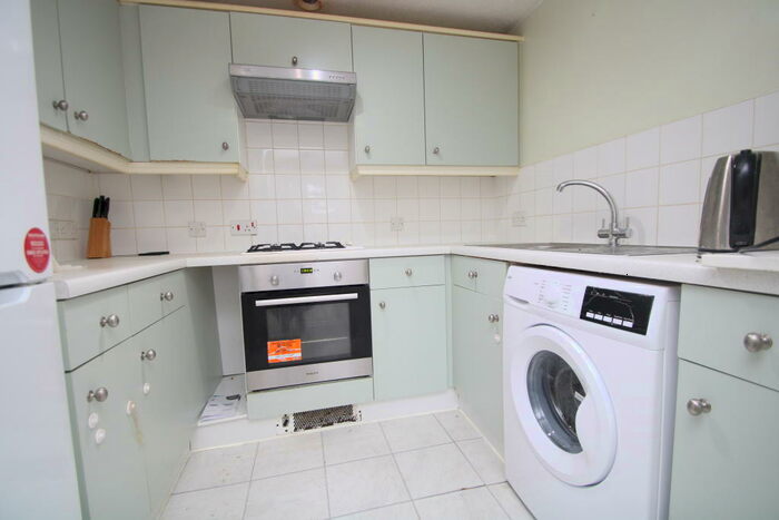 2 Bedroom Apartment To Rent In Haling Park Road, South Croydon, CR2