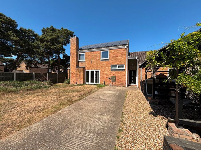4 Bedroom Detached House For Sale In Dogwood Walk, Raf Lakenheath, Brandon, IP27