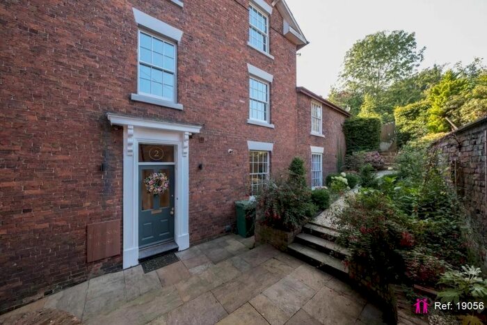 4 Bedroom Town House For Sale In The Cross, Church Street, Malpas, SY14