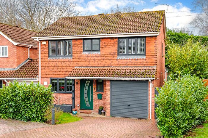 5 Bedroom Detached House For Sale In Dovedale Close, Owlsmoor, Sandhurst, Berkshire, GU47