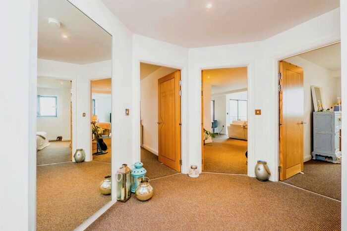 2 Bedroom Apartment To Rent In Churchill Way, Cardiff, CF10