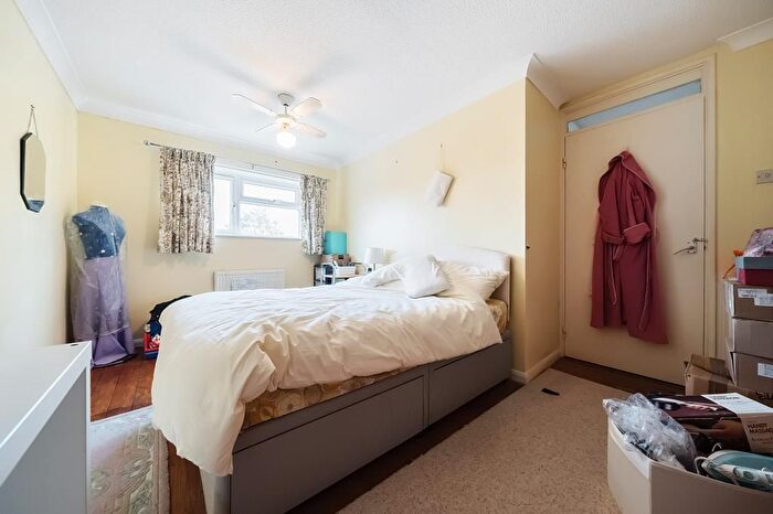 3 Bedroom End Of Terrace House For Sale In Newbury, Berkshire, RG14