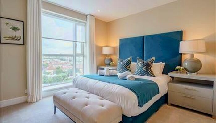 2 Bedroom Flat To Rent In Westferry Circus, London, E14