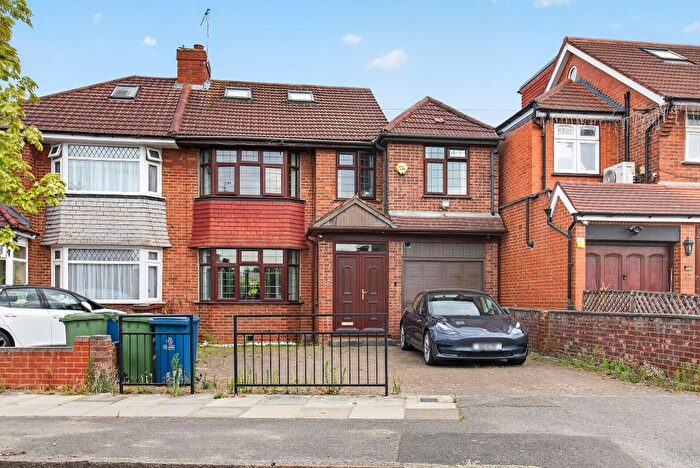 4 Bedroom Semi Detached House For Sale In Northolme Gardens, Edgware, HA8