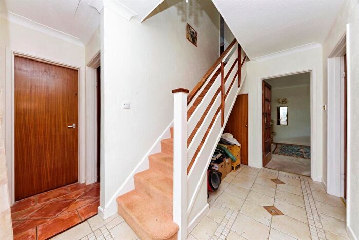 3 Bedroom Chalet For Sale In Stamford Close, Market Deeping, Peterborough, PE6
