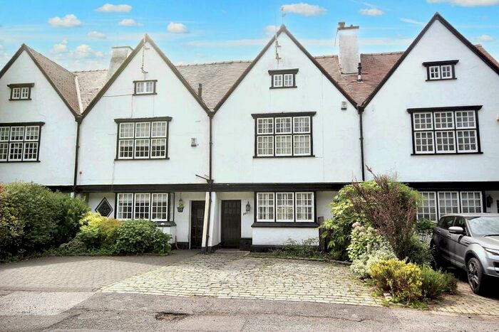 3 Bedroom Terraced House To Rent In The Green, Worsley, M28