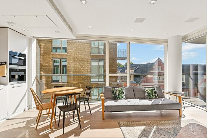 1 Bedroom Flat To Rent In Tudor House, Duchess Walk, London, SE1