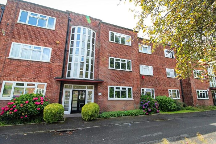 3 Bedroom Flat To Rent In Ballbrook Court, Wilmslow Road, M20