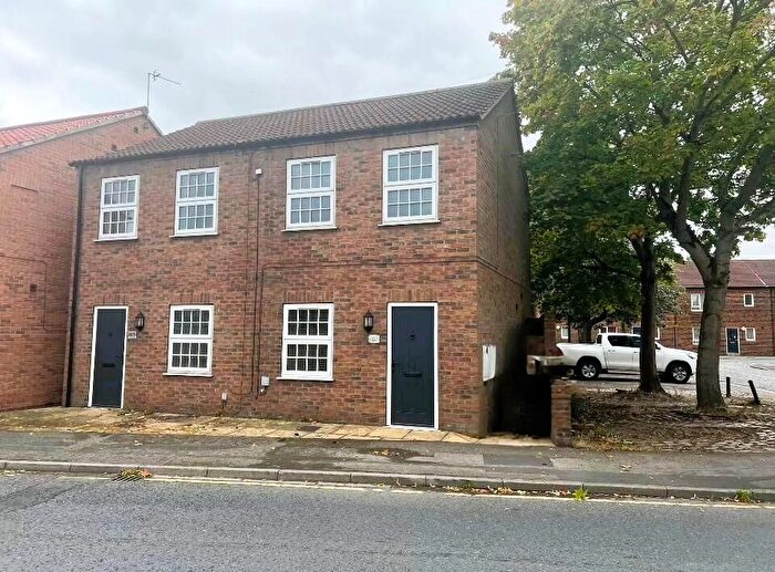 2 Bedroom Semi-detached House For Sale In New Millgate, Selby, YO8
