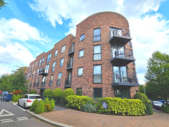 3 Bedroom Apartment To Rent In Letchworth Road, Stanmore, HA7