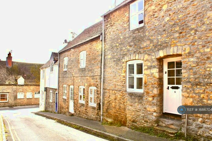 2 Bedroom Terraced House To Rent In West Street, Malmesbury, SN16
