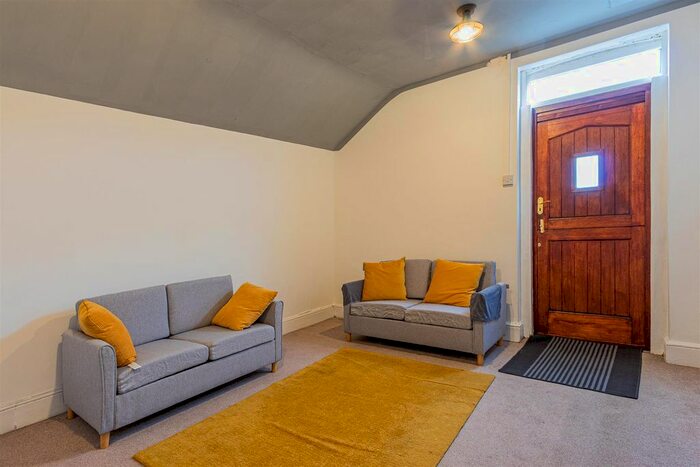 3 Bedroom Flat To Rent In Whitchurch Road, Heath, CF14