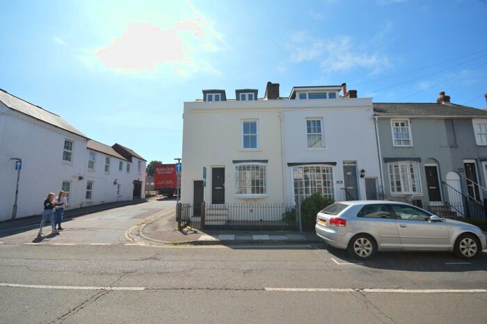 3 Bedroom Terraced House To Rent In Gosport Street, Lymington, Hampshire, SO41